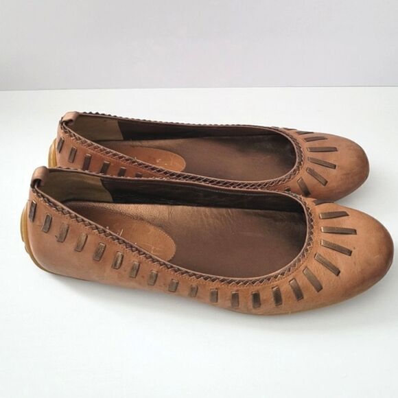 Cole Haan flats/ loafers Size 8 - Picture 4 of 14